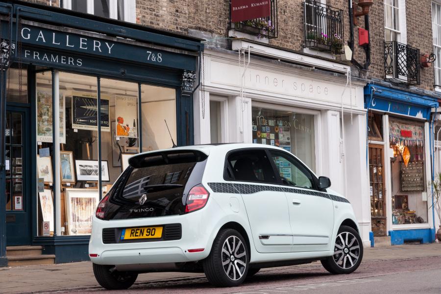  Renault Twingo Iconic 2017 года  (UK) (фото 6 из 9)